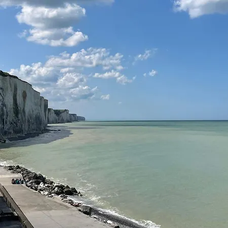 Hébergement de vacances L'Opaline-Maisonnette 28m2 grand confort avec jardin-tout inclus Tully